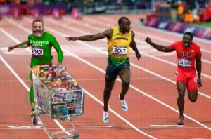 Sánchez Gordillo gana a Usain Bolt por un carro en los 200 metros libres